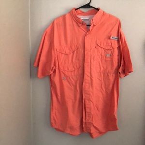Large Columbia short sleeve shirt